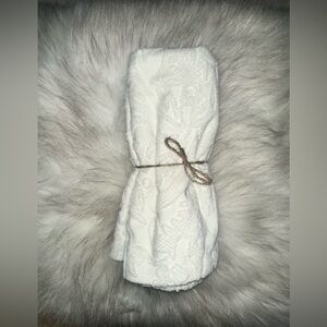 NWOT Jaquard Terry Textured Pillow Cover